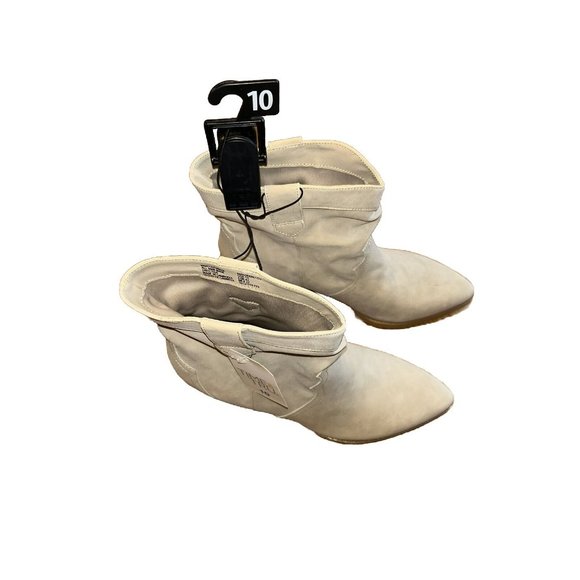 NEW Time and Tru Western Slouch Womens Boots 10 light tan *NWT* - Picture 1 of 3